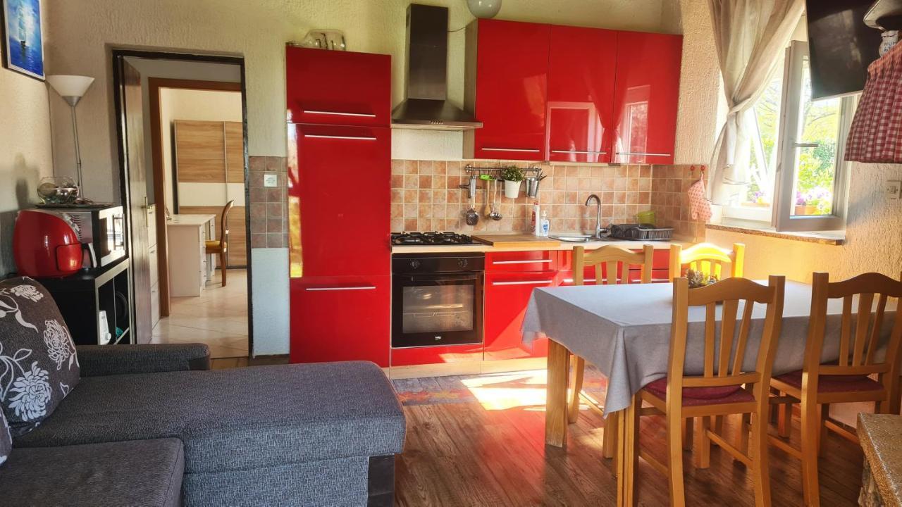 Kos Apartma Rosini